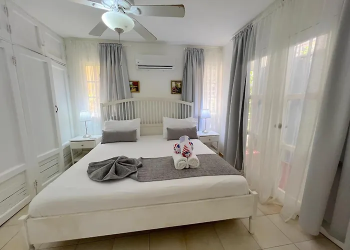 One-Bedroom Villa